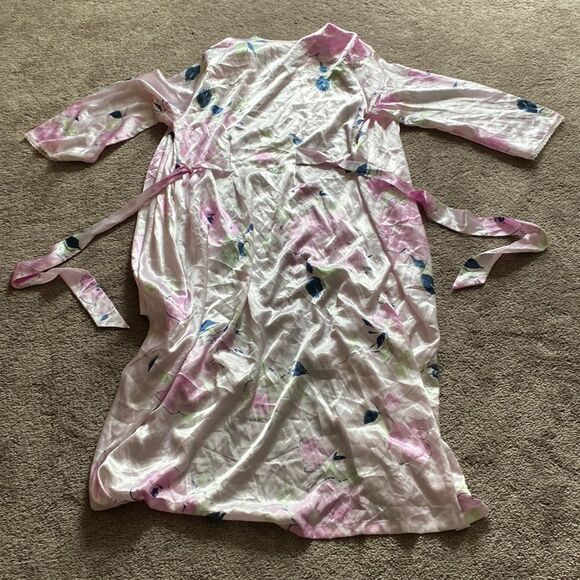 Jones New York Intimates Floral Print Satin Robe SIZE L/XL - Picture 3 of 3